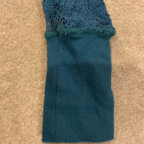 Beautiful top - Picture 5 of 9